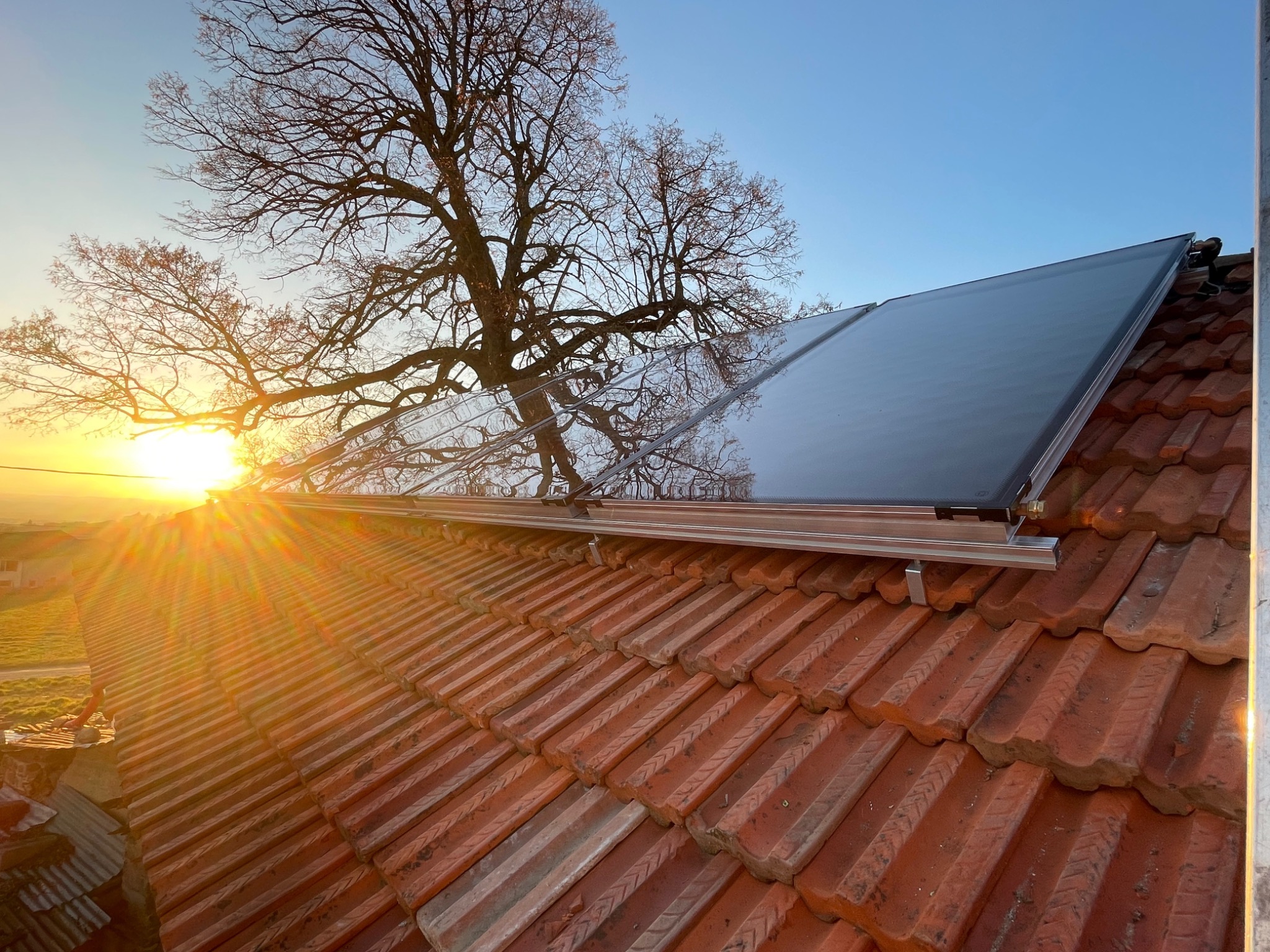 Capteurs solaires thermiques en toiture